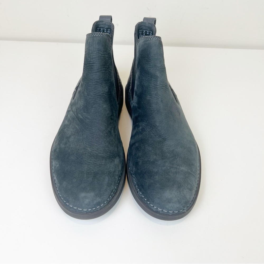 CLARKS Chelsea Boots HALE Mid Men’s‎ 7.5 Gray Nubuck Pull On - Picture 3 of 9